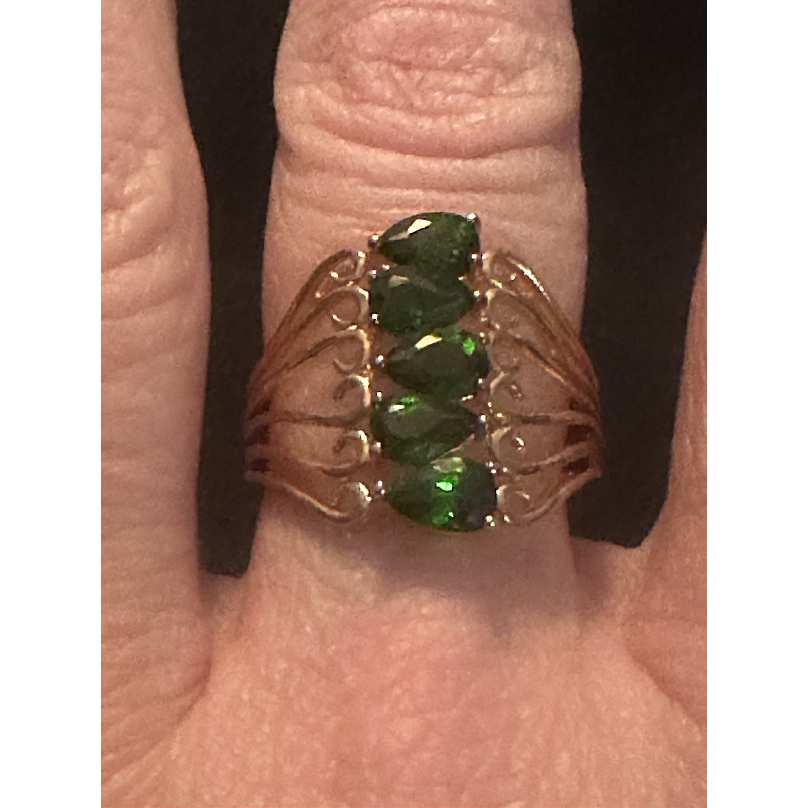Brand New Dk Sterling Silver Emerald Stone Ring  Size 9
